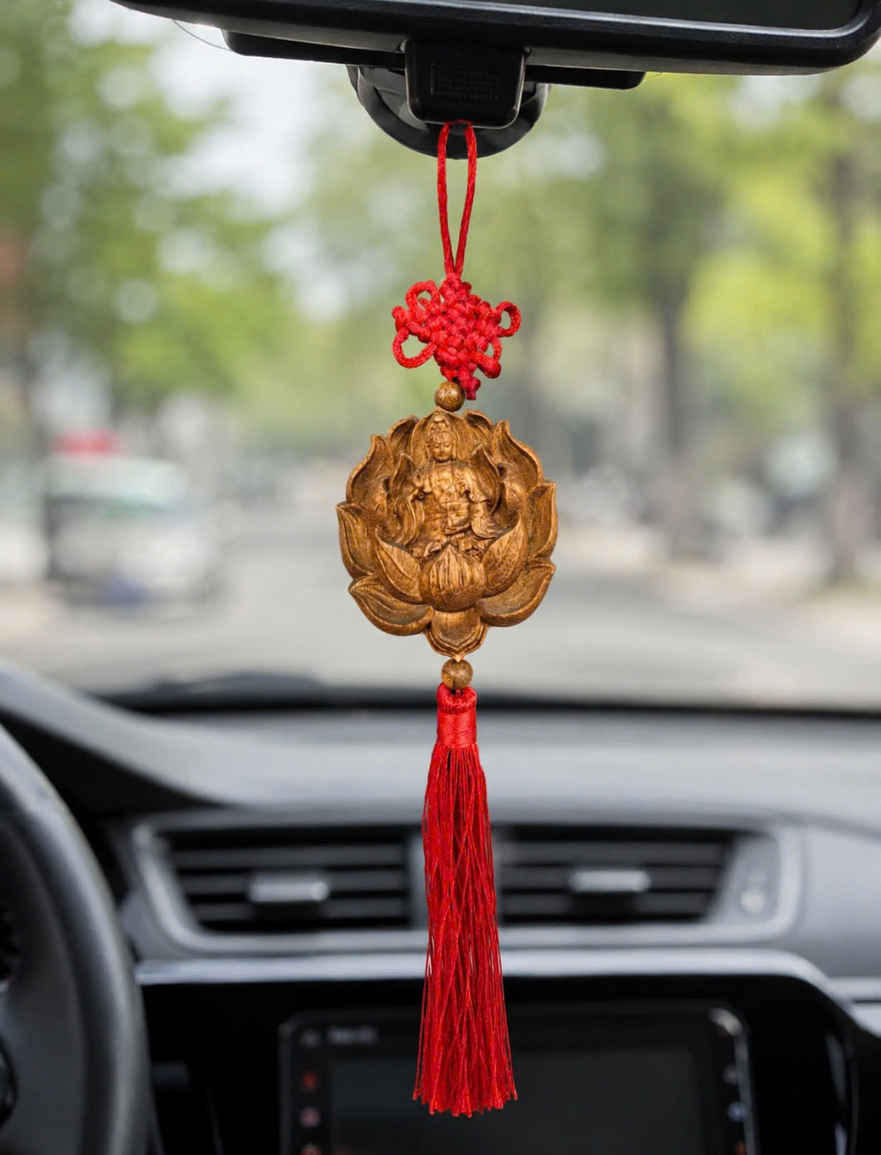Mặt treo xe trầm hương